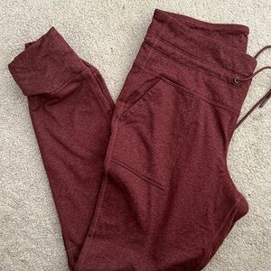 Old Navy Active High-Rise Leggings in Dark Purple